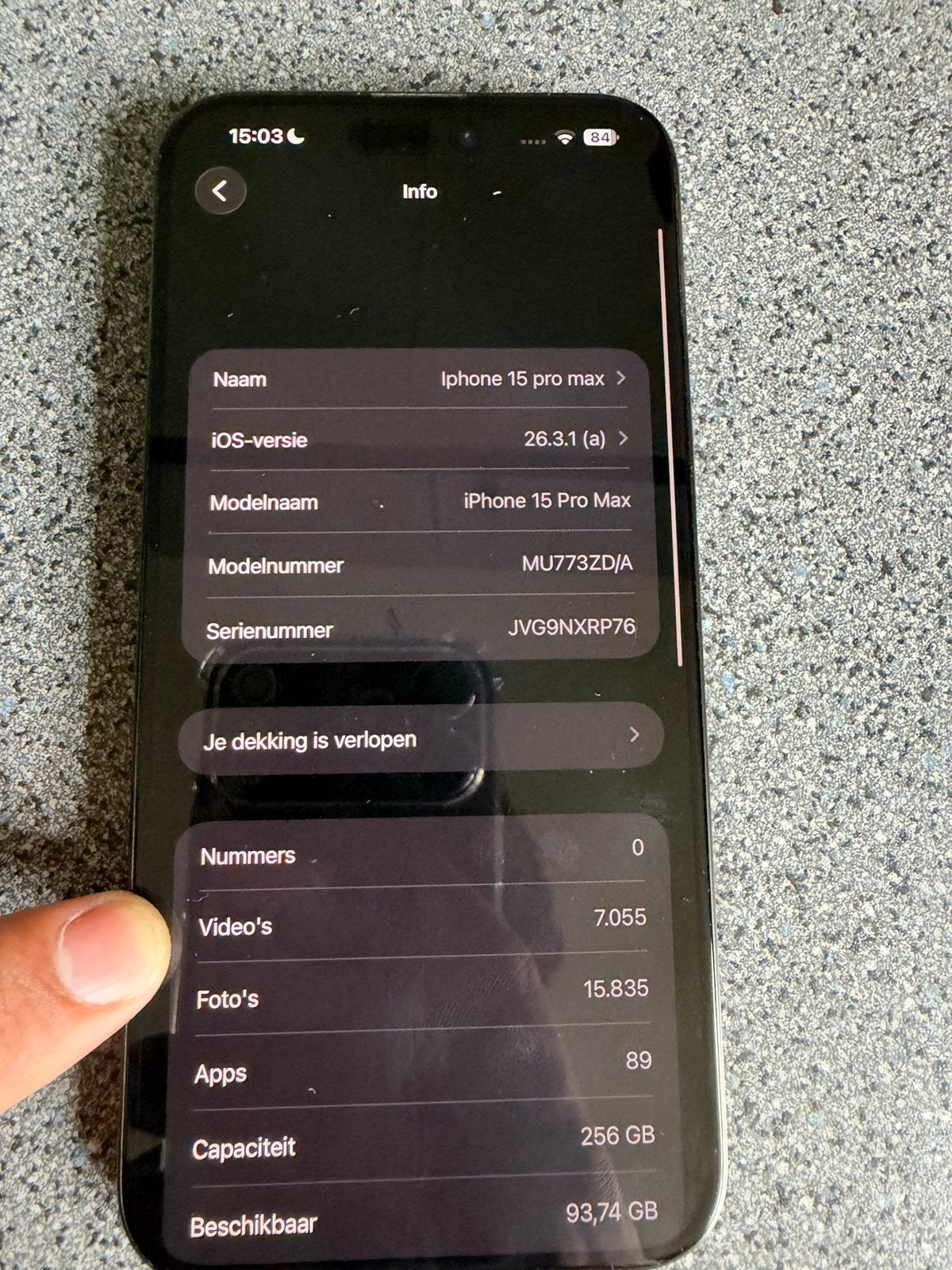 Foto 10 van iPhone 15 Pro Max Titanium Zwart 256GB - Goede staat