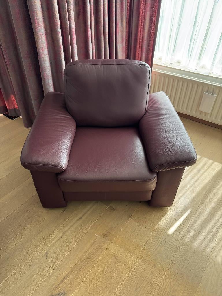 Rode fauteuil, Huis en Inrichting, Ophalen, Zo goed als nieuw, 50 tot 75 cm, Leer