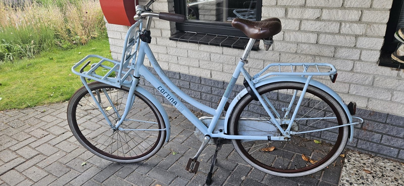 Cortina damesfiets, veelgebruikt en heeft onderhoud nodig., Ophalen, Gebruikt, Terugtraprem, Versnellingen