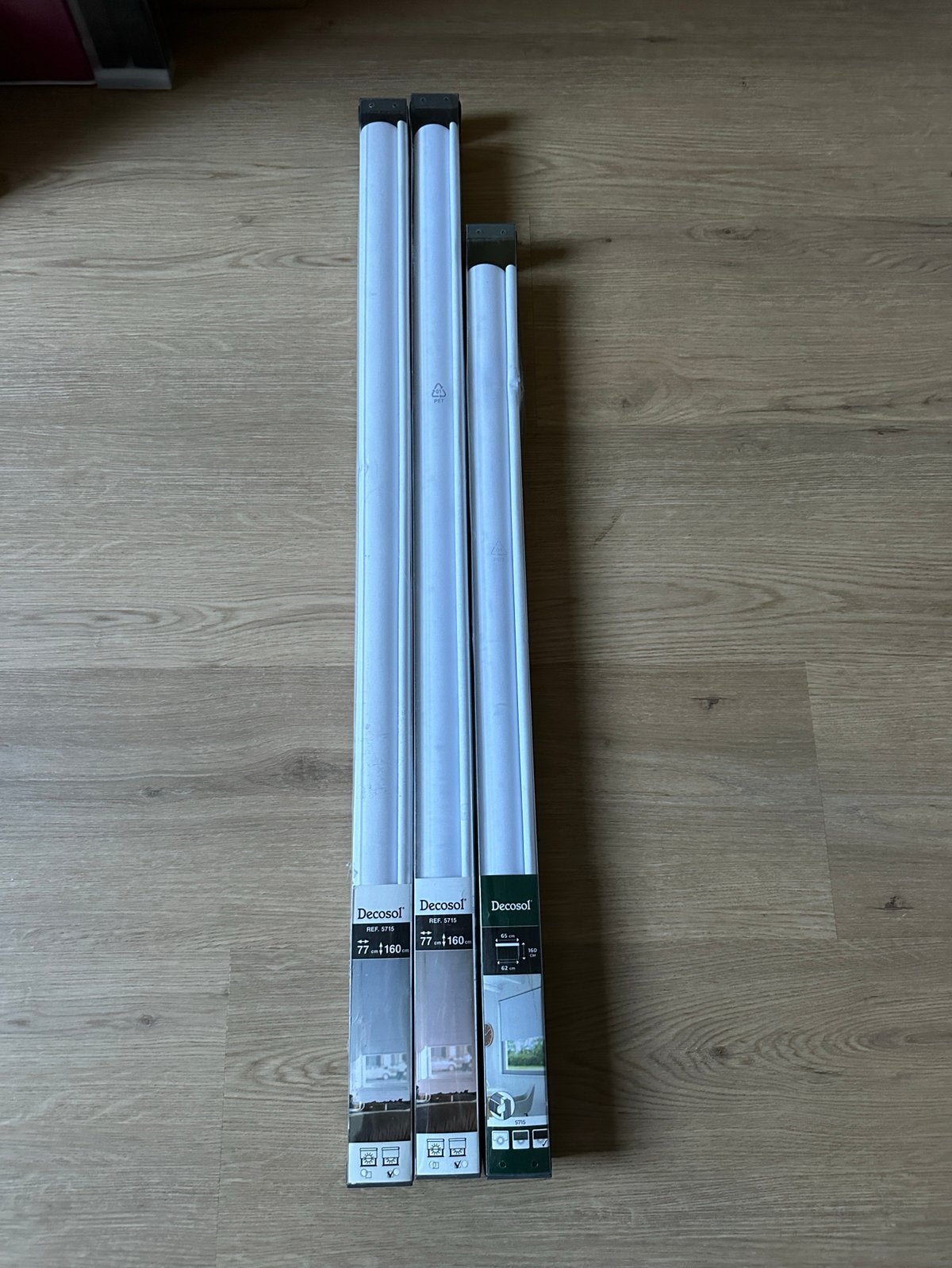 Drie verduisterende witte rolgordijnen Decosol, Huis en Inrichting, Overige merken, Wit, Nieuw, 77 cm