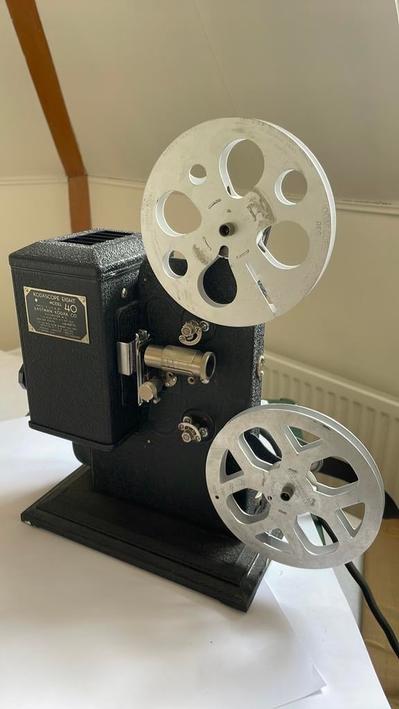 Kodascope Eight Model 40 WERKEND!!!, Verzamelen, Fotografica en Filmapparatuur, Ophalen of Verzenden, Voor 1940, Projector