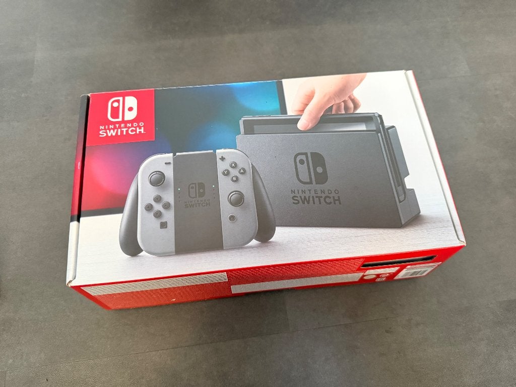 Boxed unpatched Nintendo Switch, Met 2 controllers, Ophalen of Verzenden, Zo goed als nieuw, Switch Original