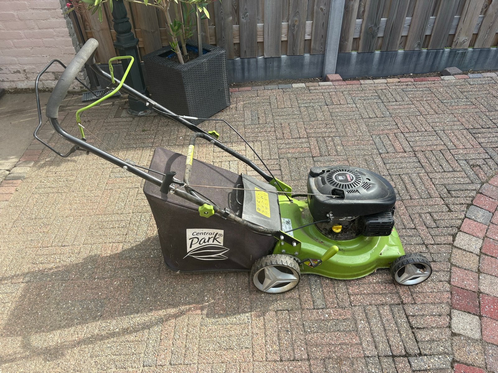 Central Park Benzine Grasmaaier DGB50 98.5cc, Tuin en Terras, Cirkelmaaier, Gebruikt, Ophalen of Verzenden, 40 t/m 49 cm