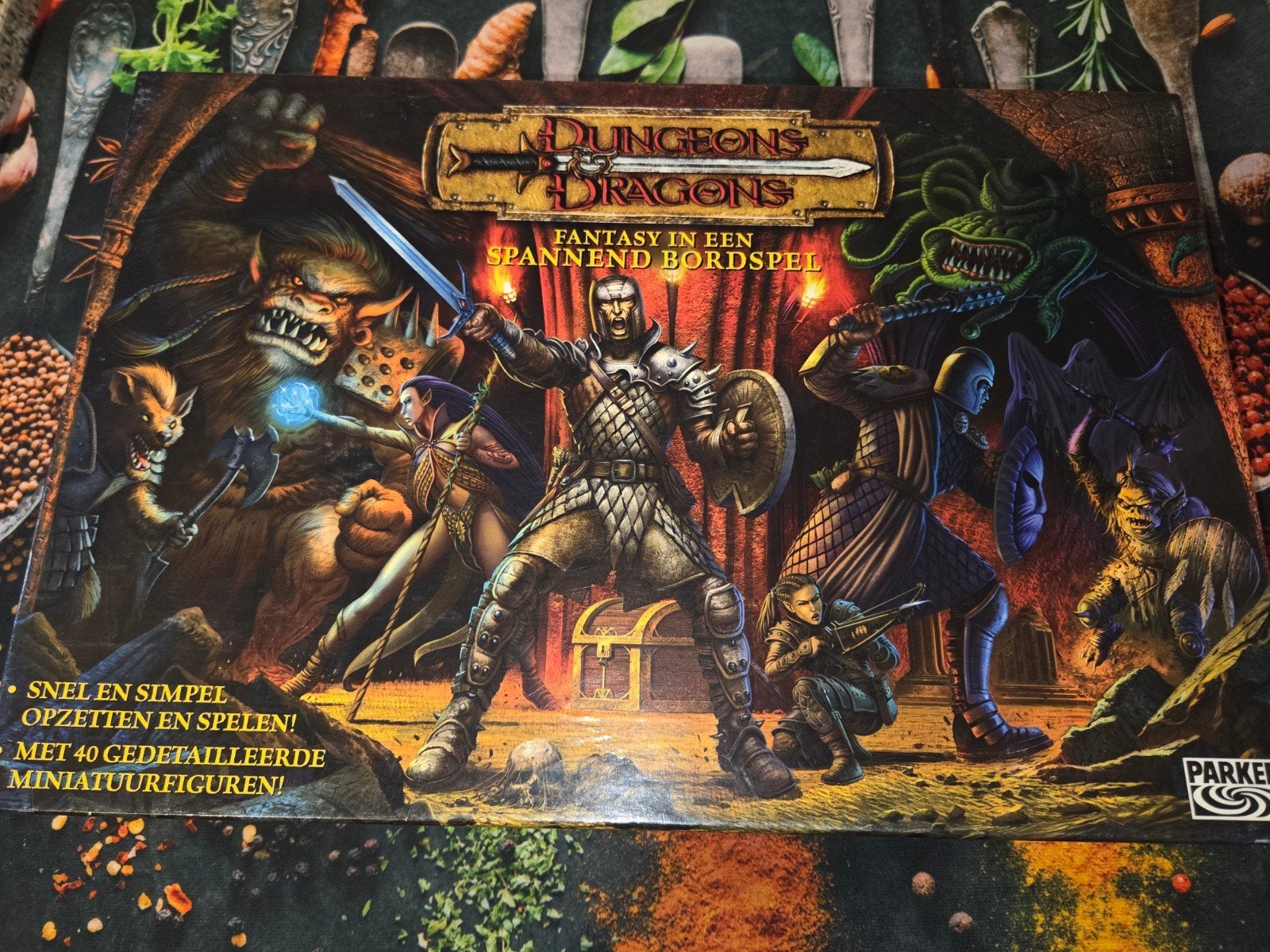 Dungeons & Dragons Bordspel - Fantasy Avontuur, Vijf spelers of meer, Ophalen of Verzenden, Gebruikt, Parker