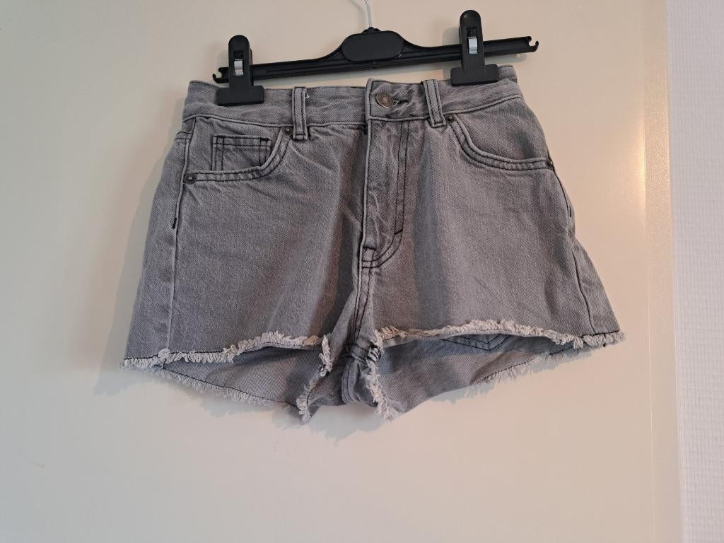 Grijs low waist broek Subdued, Kort, Nieuw, Ophalen of Verzenden, Subdued