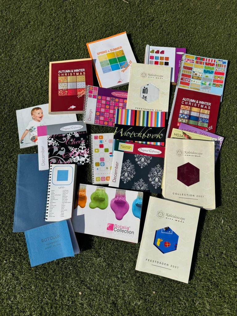 Verschillende boeken met knutsel papier, Hobby en Vrije tijd, Scrapbooking, Ophalen, Nieuw