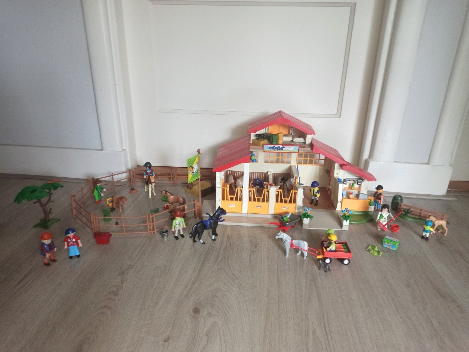 Playmobil paardenstal / manege met veel extra's, Ophalen of Verzenden, Gebruikt, Jongen of Meisje