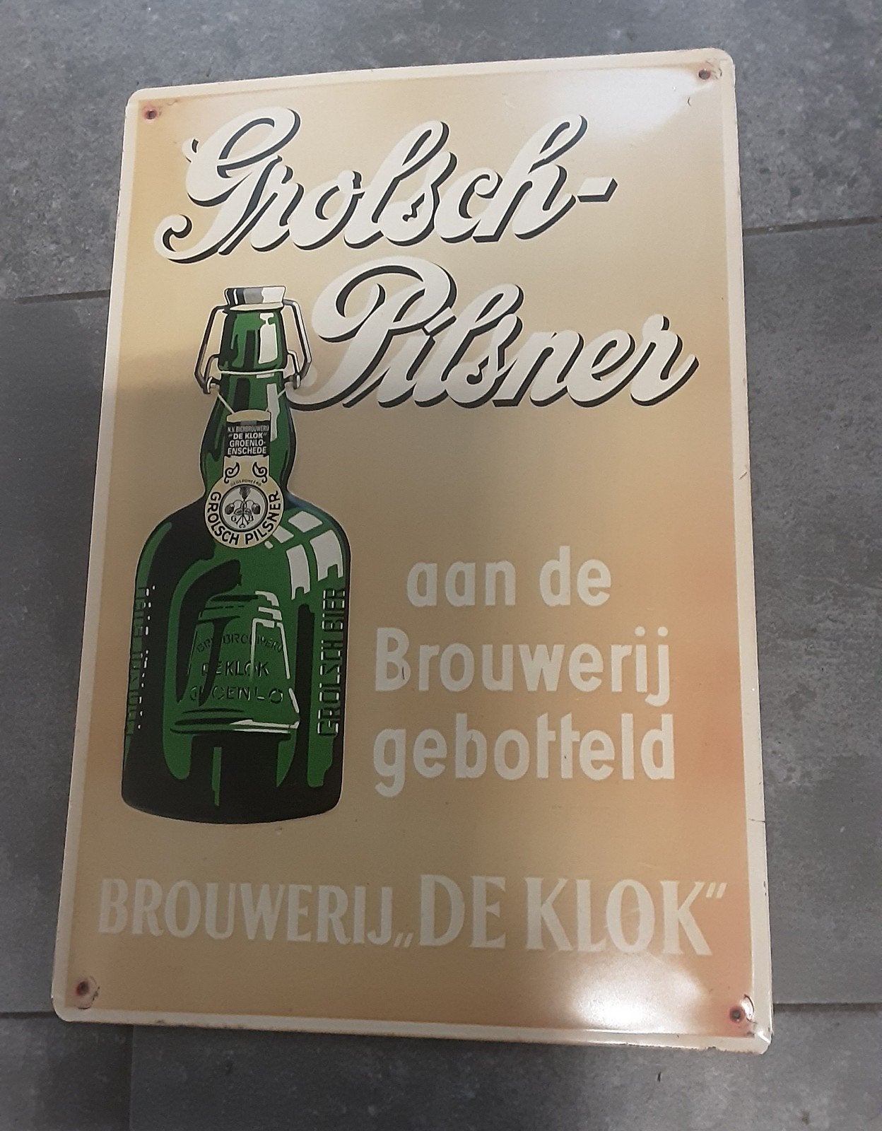 GROLSCH reclamebord, Ophalen, Reclamebord