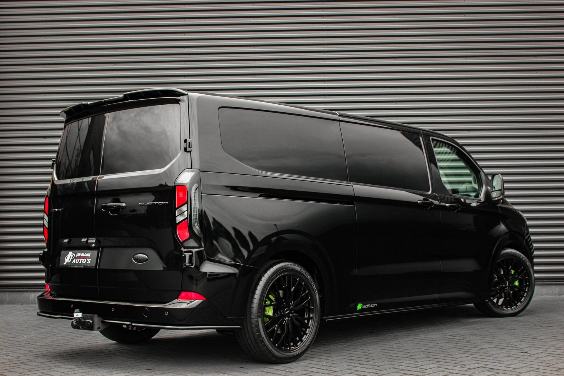 Ford Transit Custom 320 2.0 TDCI L2H1 Limited 170PK JB-EDITI, Zwart, 4 cilinders, Zwart, Bedrijf