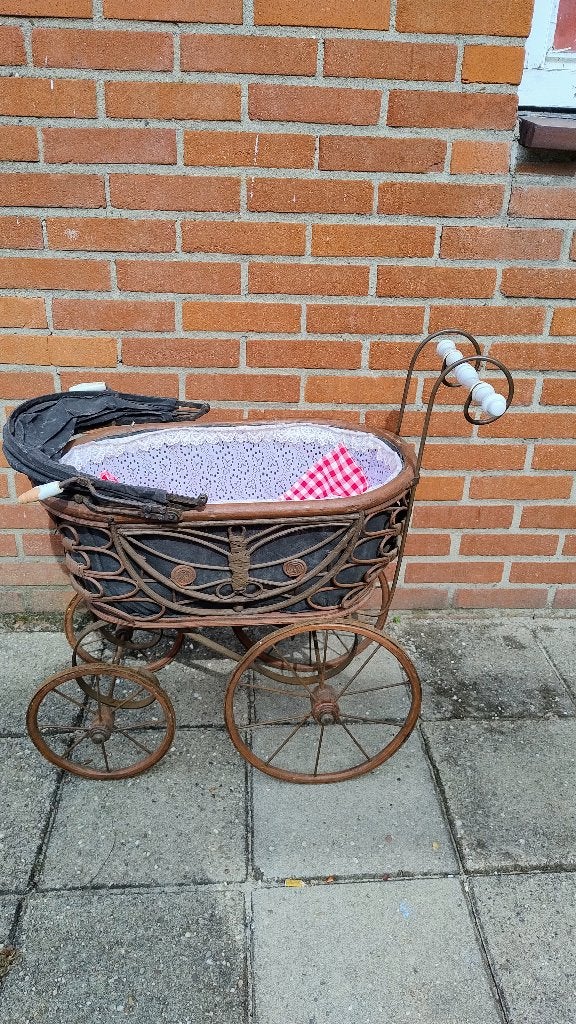 Prachtige antieke Victoriaanse poppenwagen, Ophalen