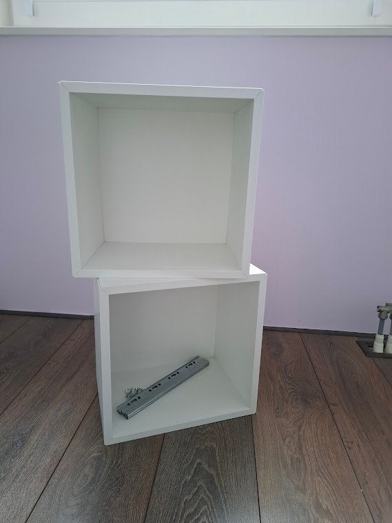 2 x wandkubus wit Ikea aangeboden, Huis en Inrichting, Woonaccessoires | Wandplanken en Boekenplanken, Ophalen