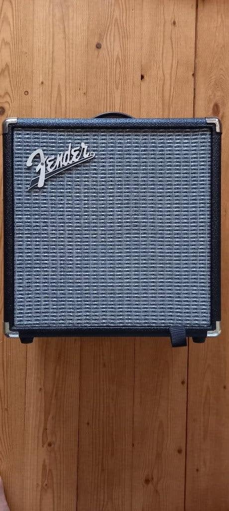 Fender  Rumble 15 watt basgitaar versterker, Ophalen, Zo goed als nieuw, Basgitaar, Minder dan 50 watt