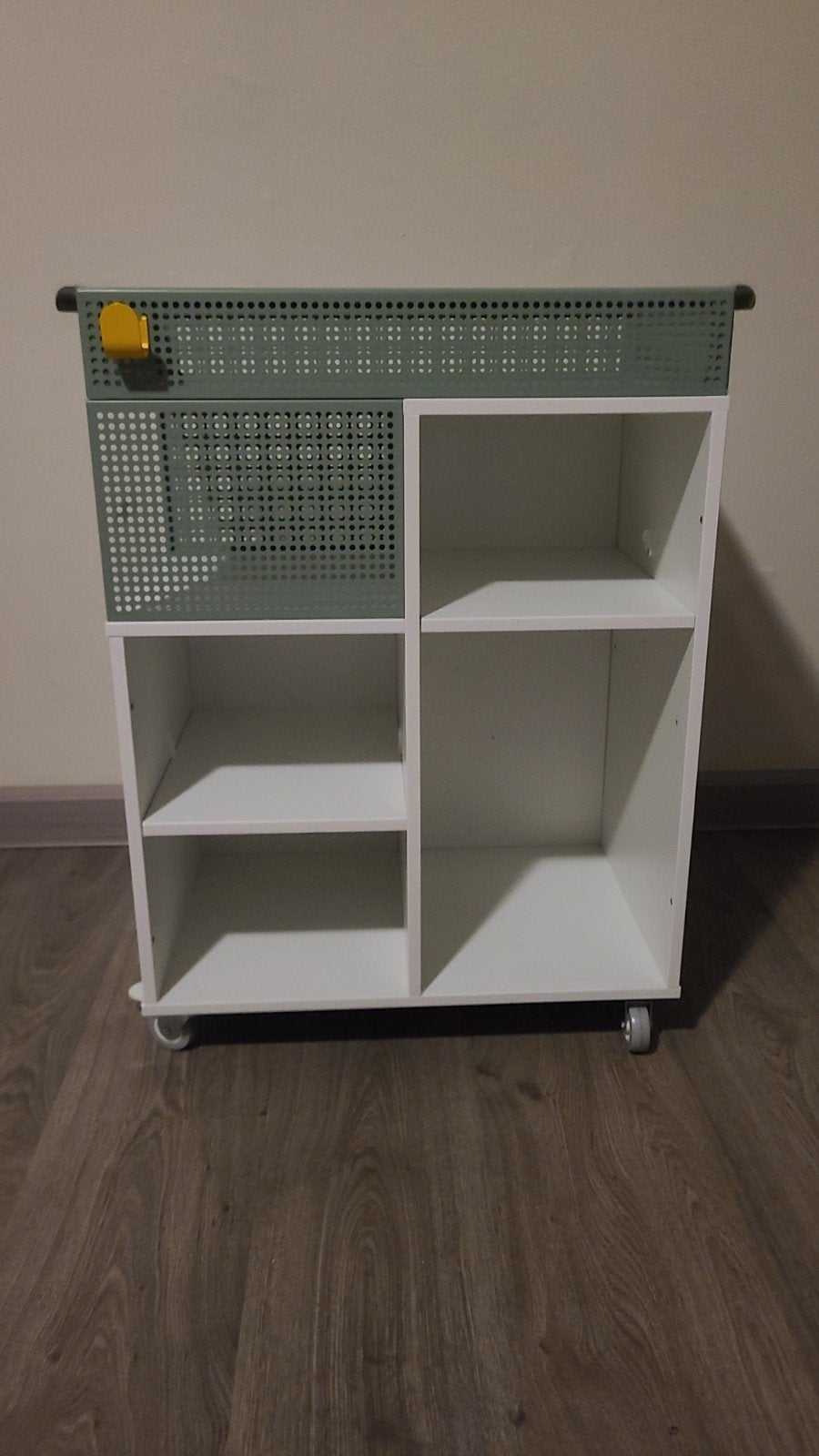 IKEA ÖVNING Roltafel, wit/grijsgroen, 54x33 cm, Huis en Inrichting, Ophalen, Zo goed als nieuw