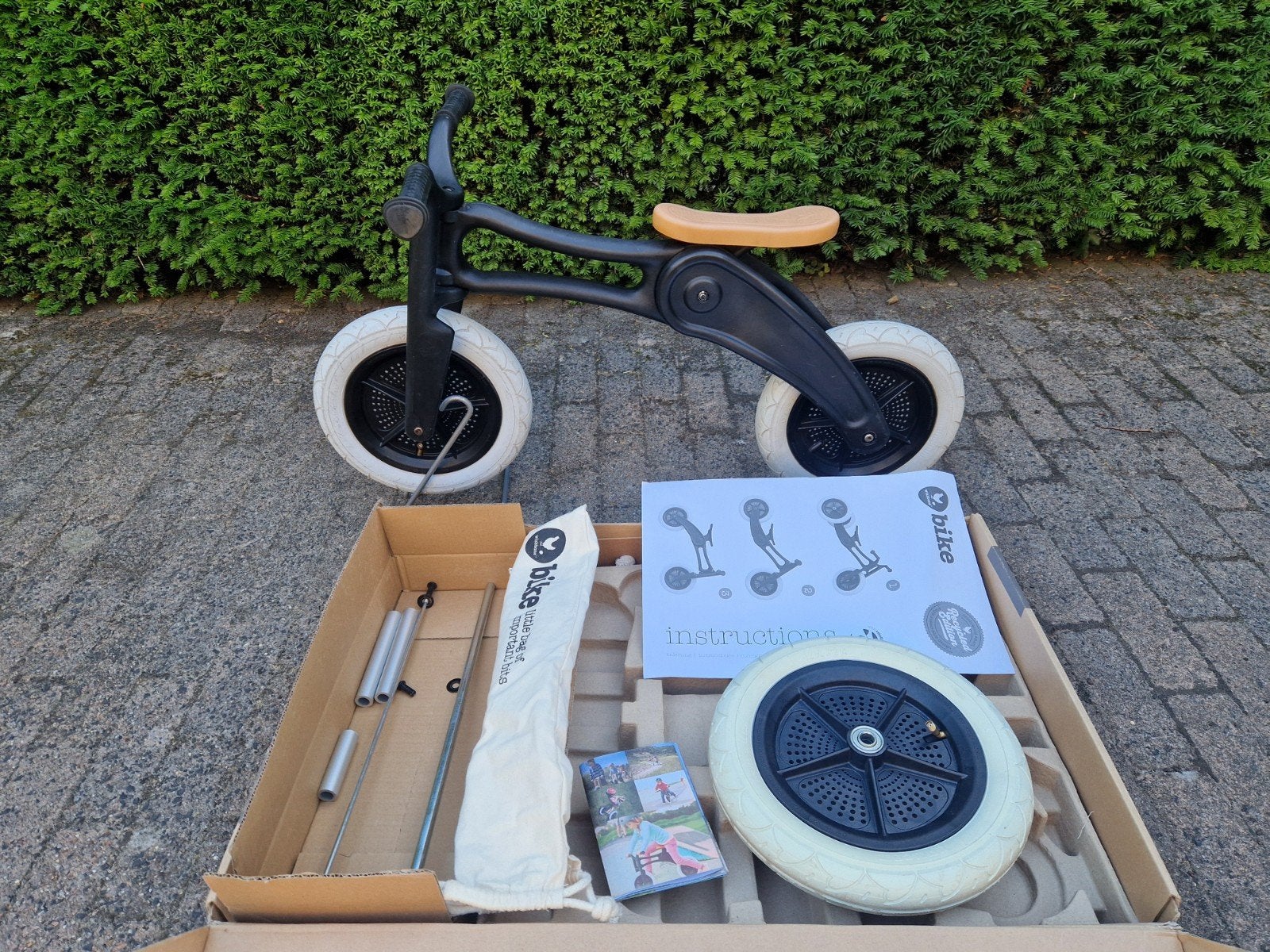 Mooie Wishbone bike RE2 zwart 3 in 1 loopfiets met doos, Ophalen, Zo goed als nieuw, Loopfiets