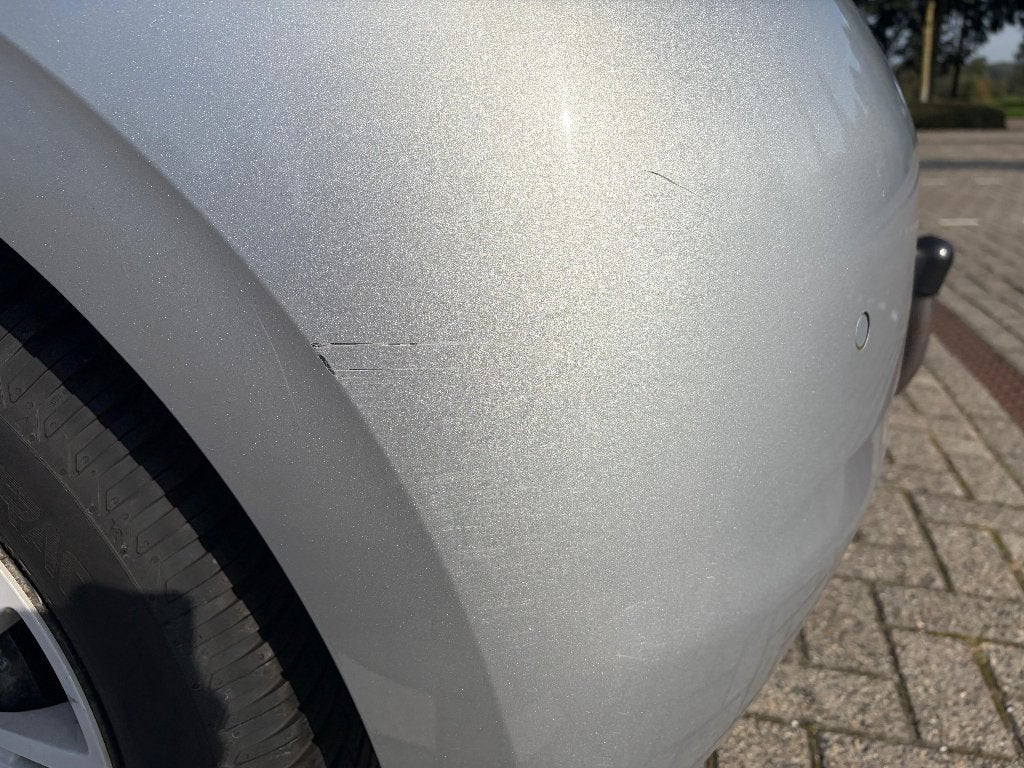 Foto 12 van Peugeot 208 1.2 VTi 82PK 5D 2013 - Grijs / Zilver