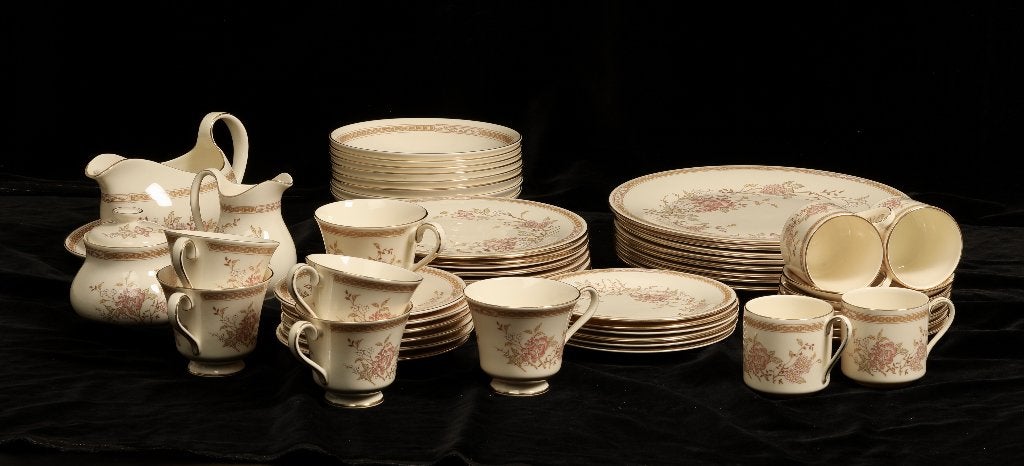 Royal Doulton - Eetservies (44), Verzamelen, Ophalen, Zo goed als nieuw, Porselein, Compleet servies