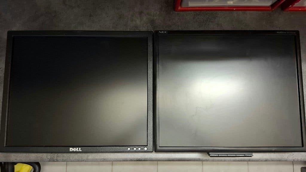 Monitoren 19 inch (2 stuks) Gratis, Ophalen, Gebruikt, Dell, Onbekend