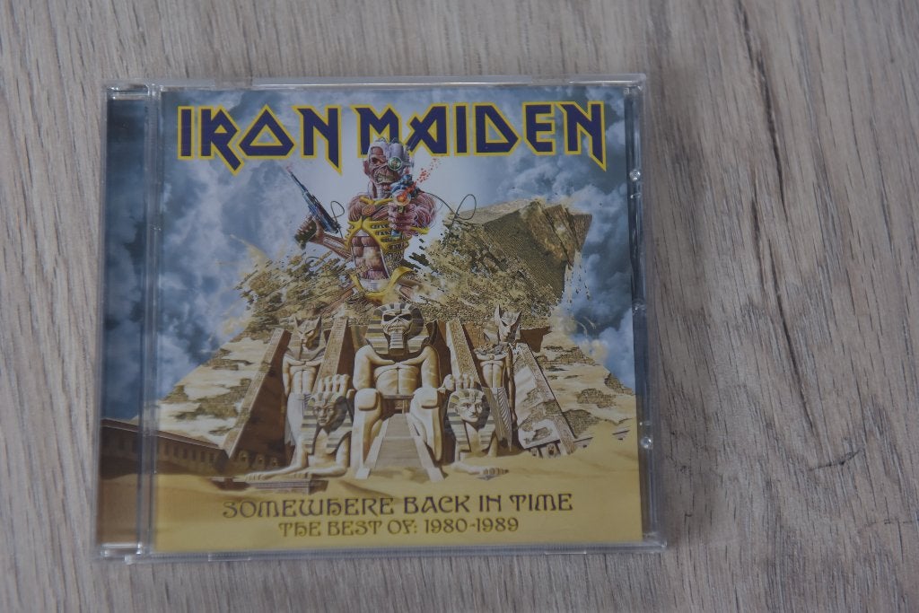 IRON MAIDEN -- SOMEWHERE BACK IN TIME BEST OF 1980-1989, Inclusief boekje, Verzenden, Hard Rock, Zo goed als nieuw