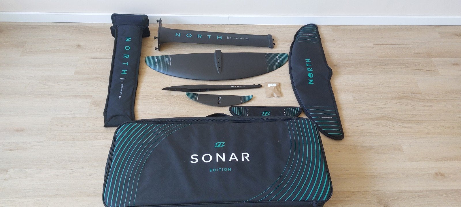 North Sonar carbon Hydrofoil Set - Zo goed als nieuw, Watersport en Boten, Ophalen of Verzenden, Zo goed als nieuw, Wingsurf-hydrofoil