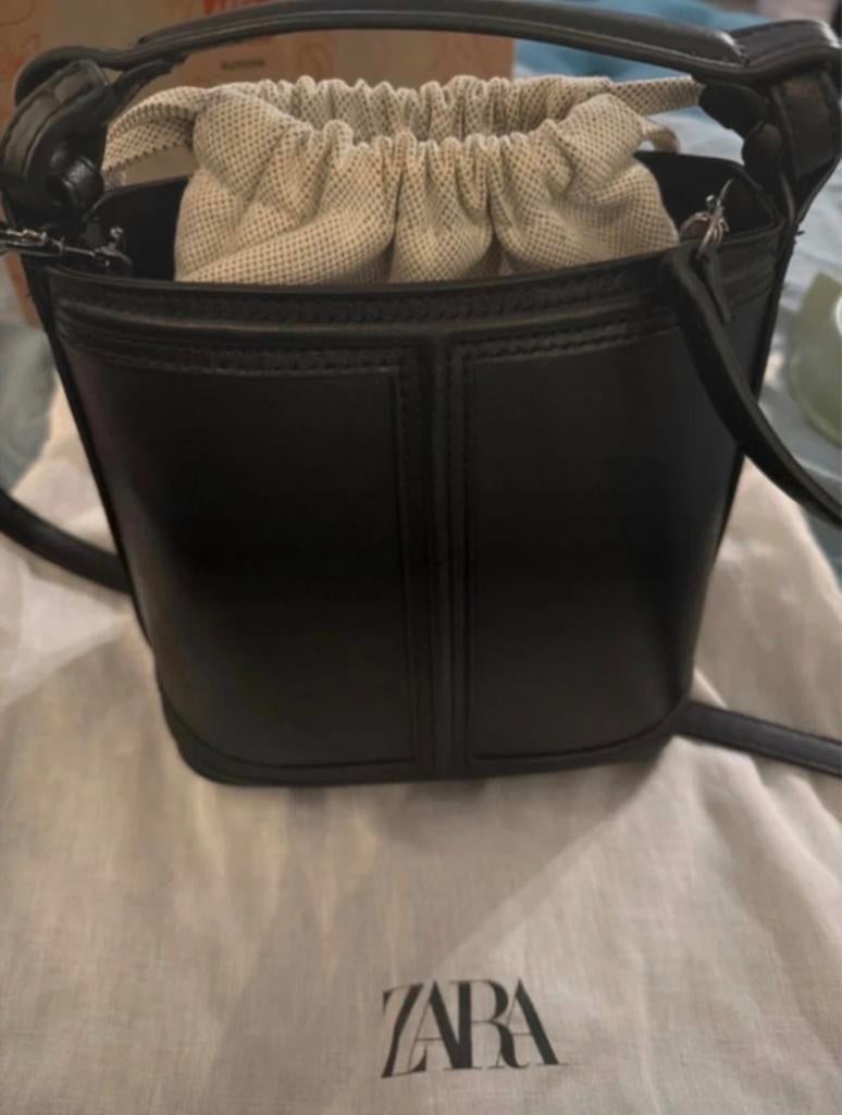 Zara 100% Leren Crossbody Tas Zwart met Dust Bag, Ophalen of Verzenden, Zo goed als nieuw, Zwart, Schoudertasje