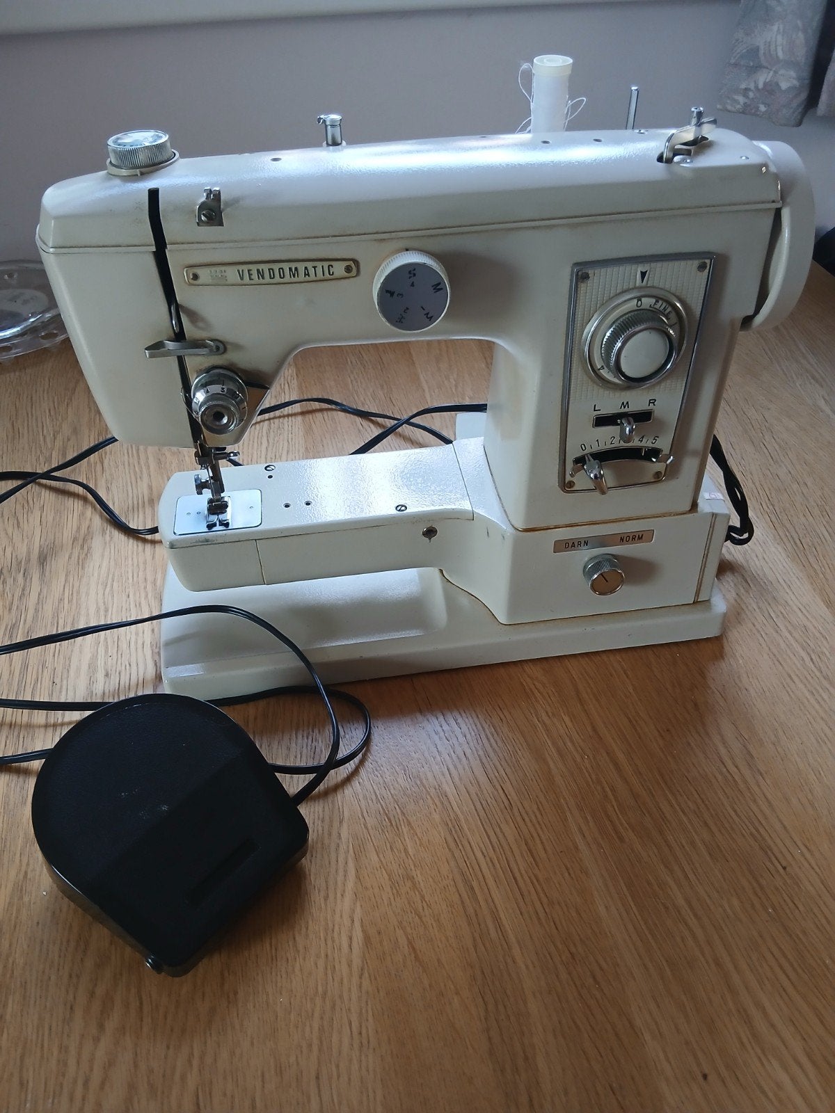Vintage Vendomatic Naaimachine -  Nette  Staat, Hobby en Vrije tijd, Naaimachines en Toebehoren, Gebruikt, Naaimachine, Overige merken