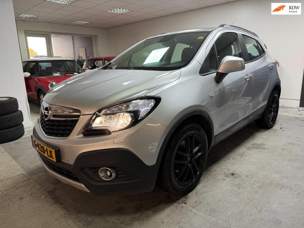 Opel Mokka 1.6 Cosmo | Camera | Nwe APK |, Auto's, Euro 5, Gebruikt, Zwart, 4 cilinders