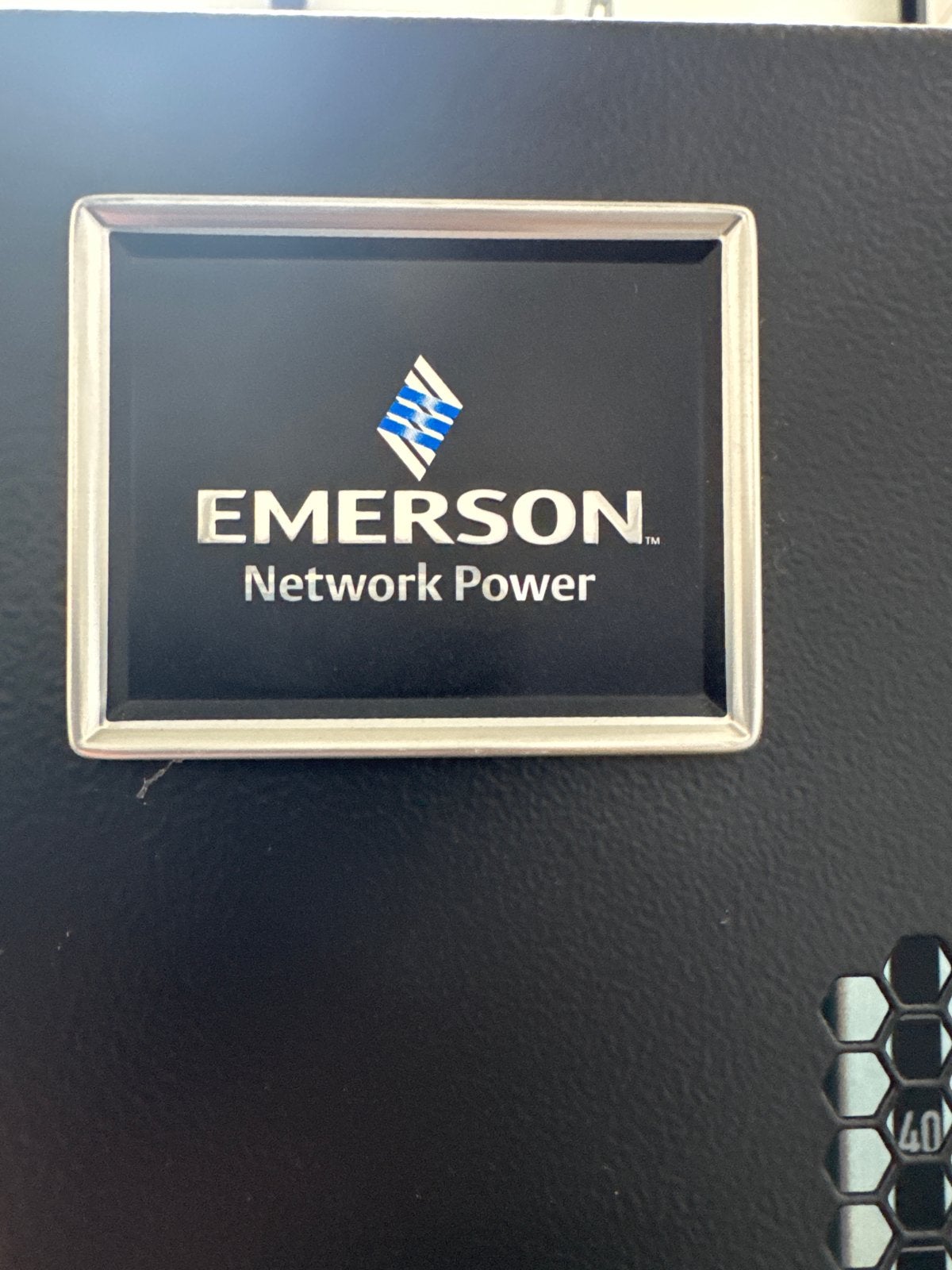 Foto 7 van Emerson Knürr / Vertiv DCM 42U Serverkast - 24 stuks