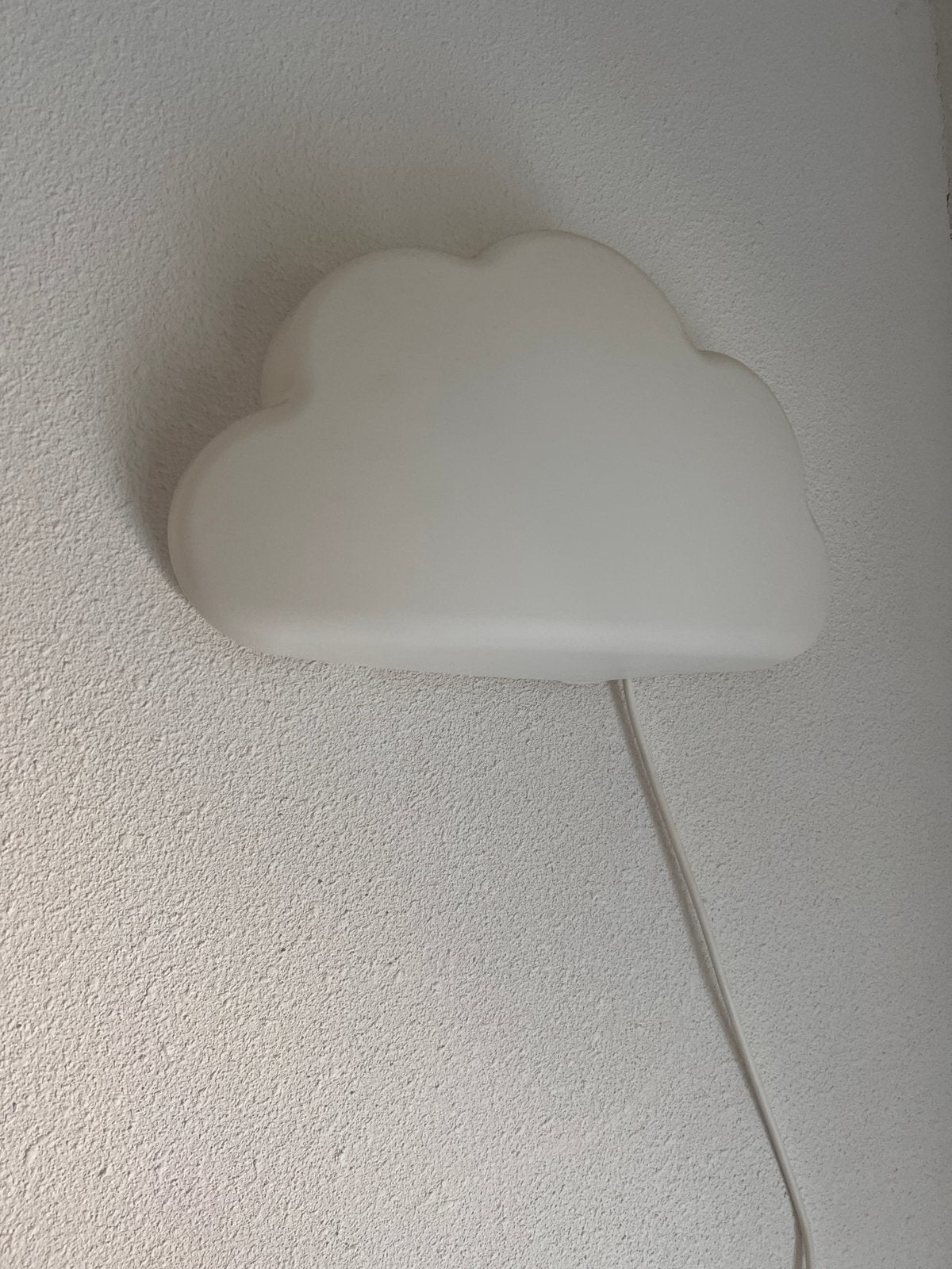 Wandlampje wolk ikea, Ophalen, Zo goed als nieuw