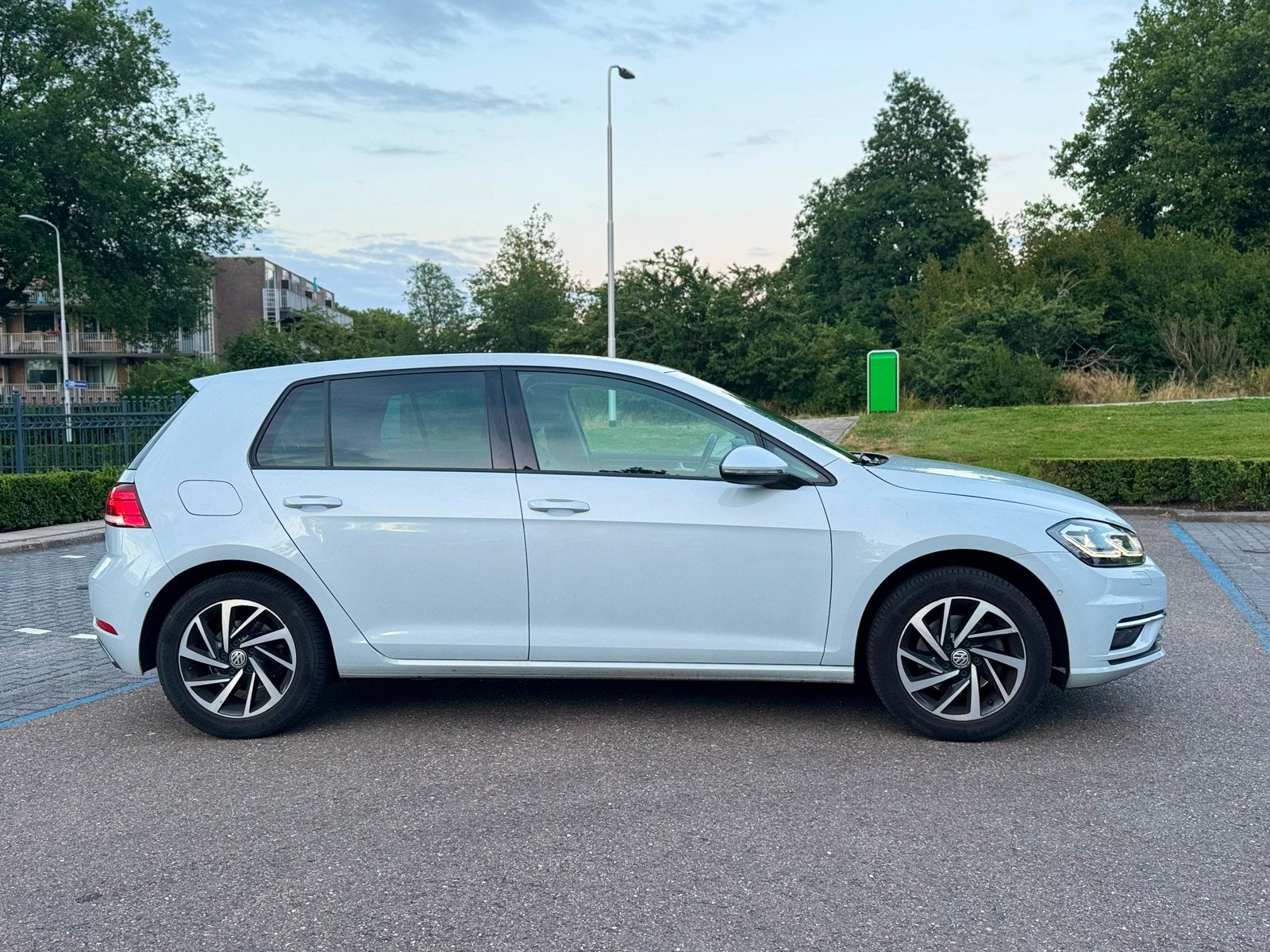 Volkswagen Golf 1.5 TSI 150pk 7-DSG 5D 2018, 1498 cc, 4 cilinders, Wit, 149 pk