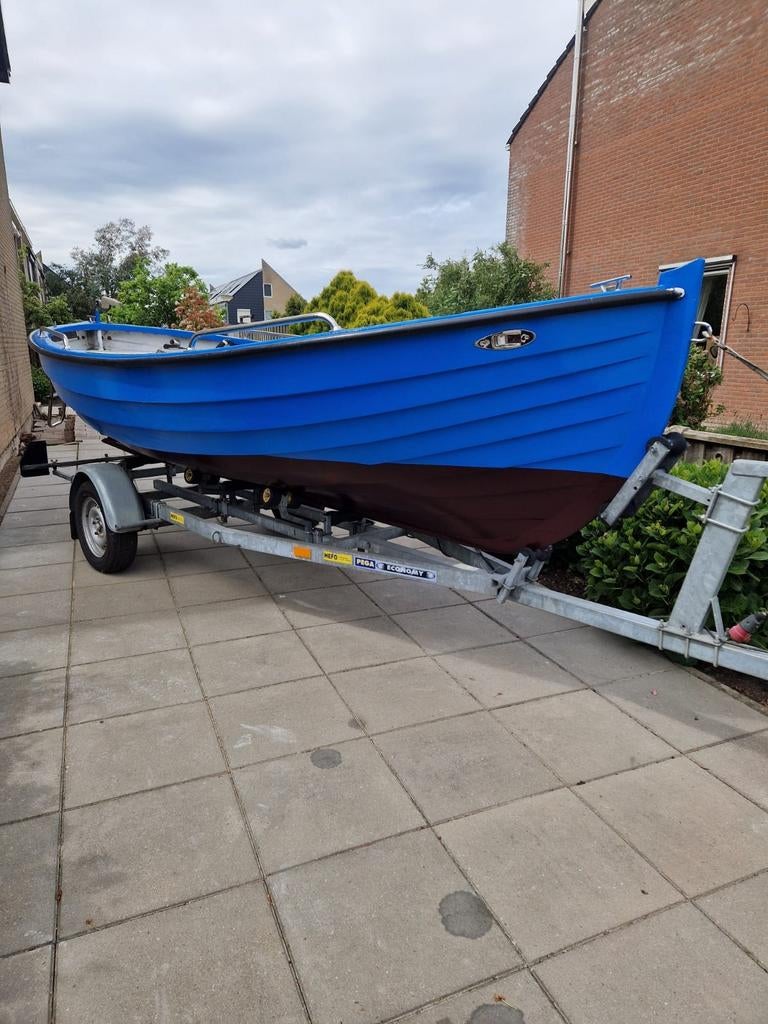 Sloep met inboordmotor en trailer, pas geverfd!, Watersport en Boten, Ophalen, Gebruikt, Tot 10 pk, 3 tot 6 meter