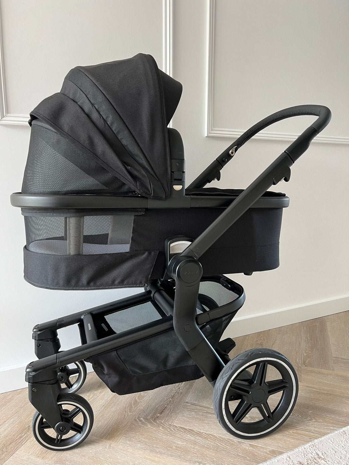 Joolz Hub 2 in 1 Space Black Zwart met Maxi-cosi