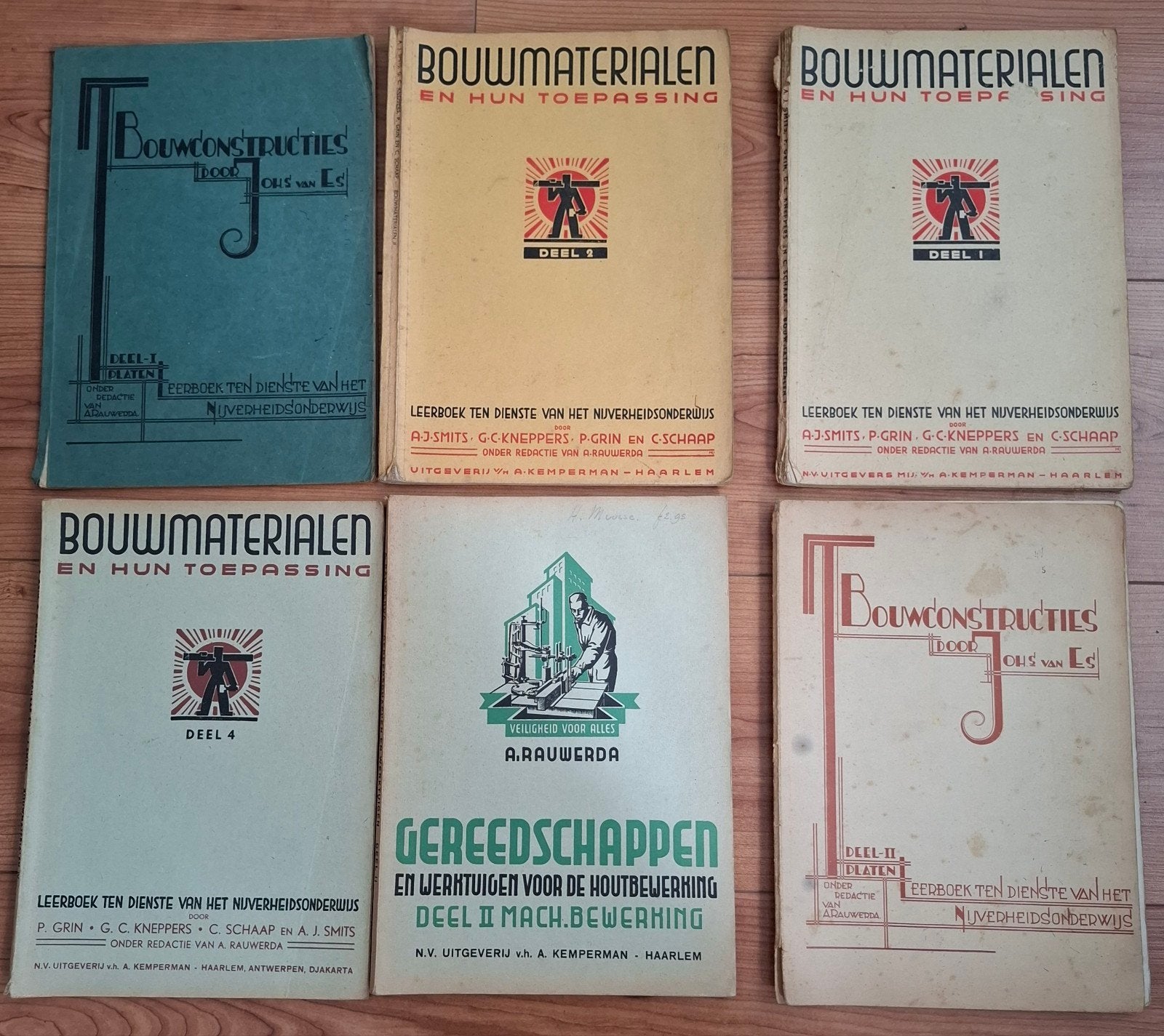 Diverse oude schoolboeken bouwkunde en meubelmakers, Boeken, Ophalen, Gelezen