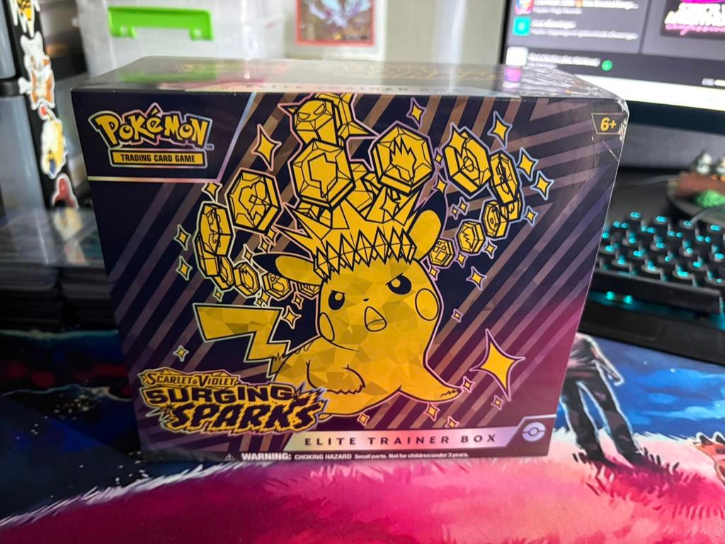 Pokemon Surging Sparks Elite trainer box nieuw, Ophalen of Verzenden, Nieuw