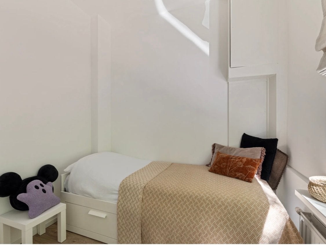 IKEA Brimnes Bed Uitschuifbaar - Een- of Tweepersoonsbed, Huis en Inrichting, Slaapkamer | Bedden, Ophalen, Wit, Tweepersoons