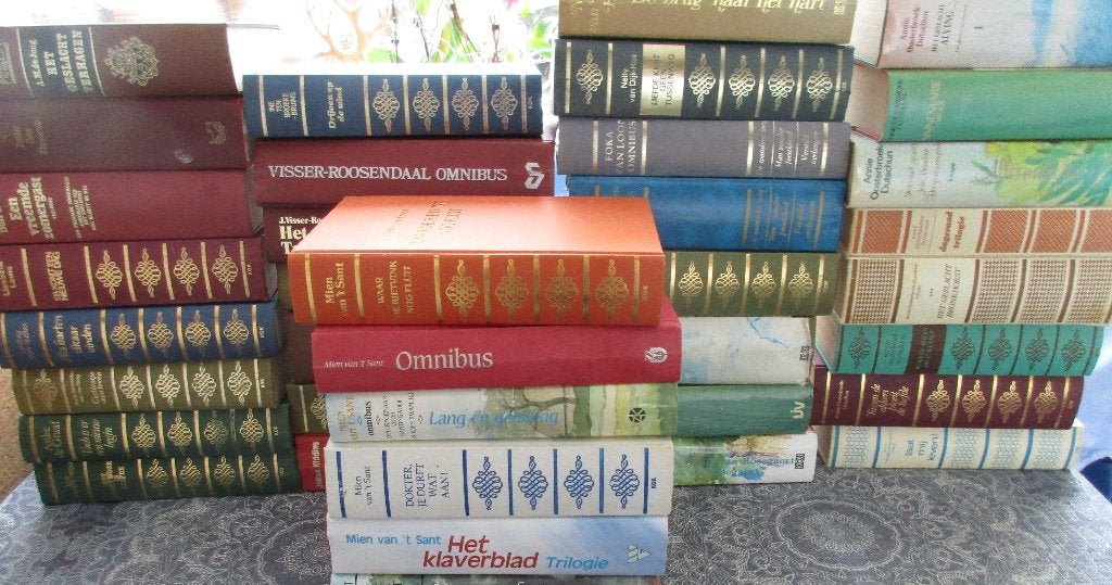 omnibussen / trilogieën streekromans à 1,00 - 10 voor 6,00, Ophalen of Verzenden, Gelezen