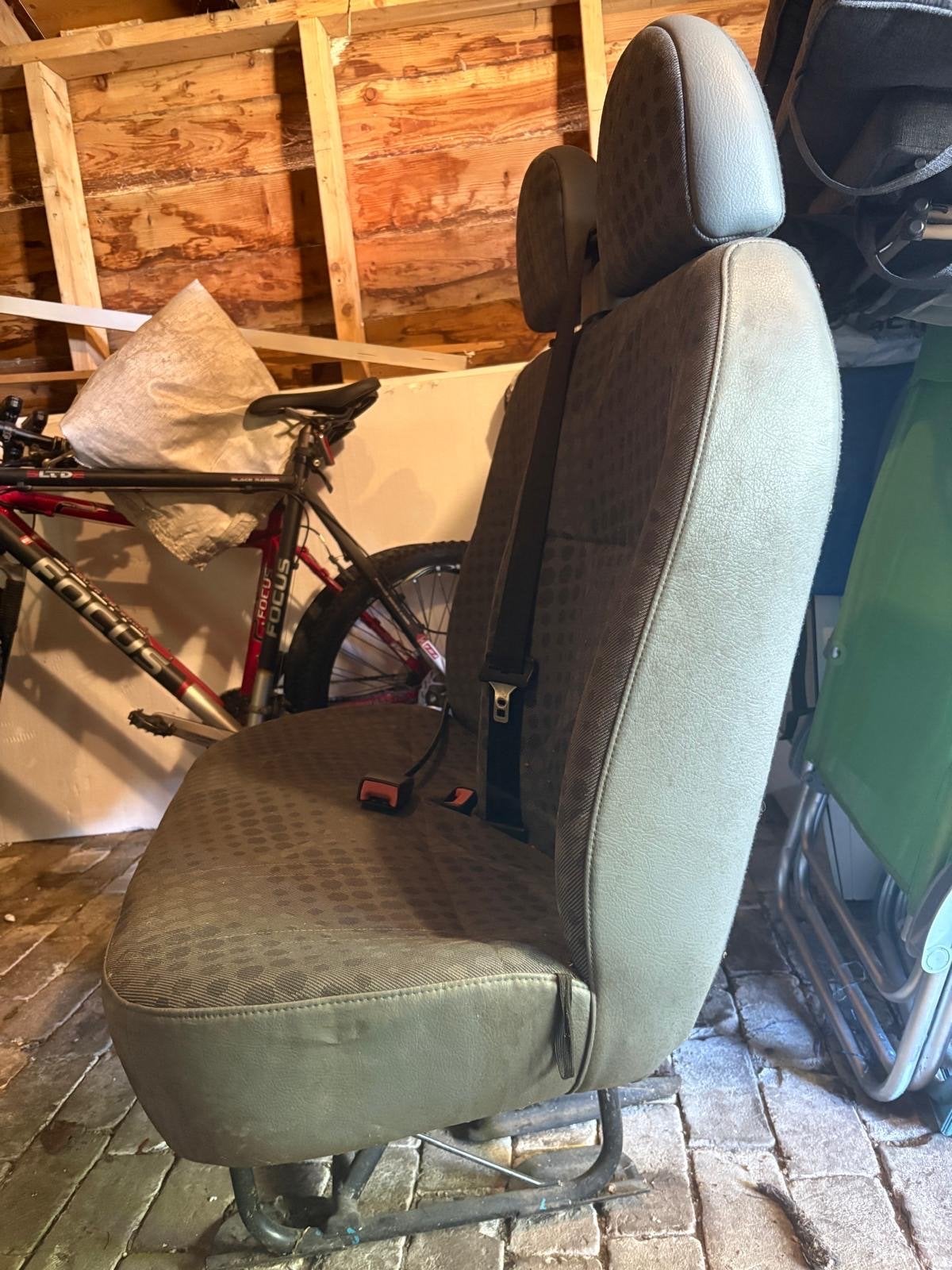 Gebruikte bijrijdersbank/stoel met gordels - Ford Transit, Ophalen, Gebruikt, Ford
