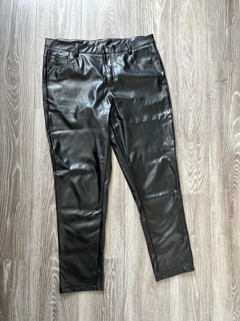 Zwarte imitatie leren broek XXL, Kleding | Heren, Broeken en Pantalons, Verzenden, Zo goed als nieuw, Overige maten, Zwart