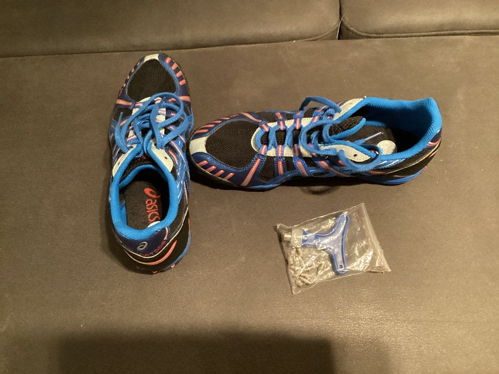 Asics cross spikes maat 42 nieuw, Sport en Fitness, Loopsport en Atletiek, Nieuw, Ophalen of Verzenden, Spikes, Hardlopen