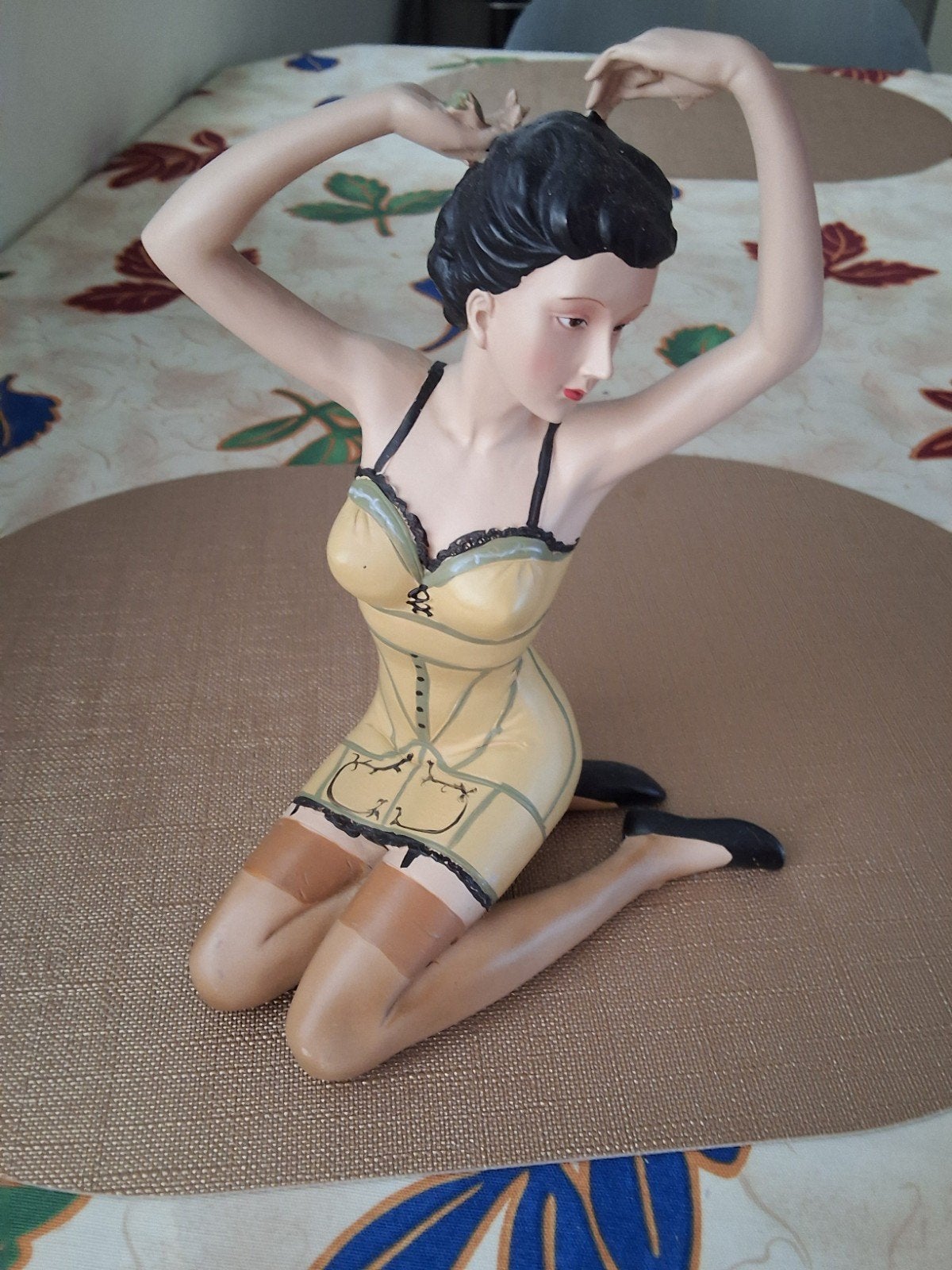 Decoratiebeeld - Pin-up Girl jaren '50 zittend, Ophalen of Verzenden, Nieuw