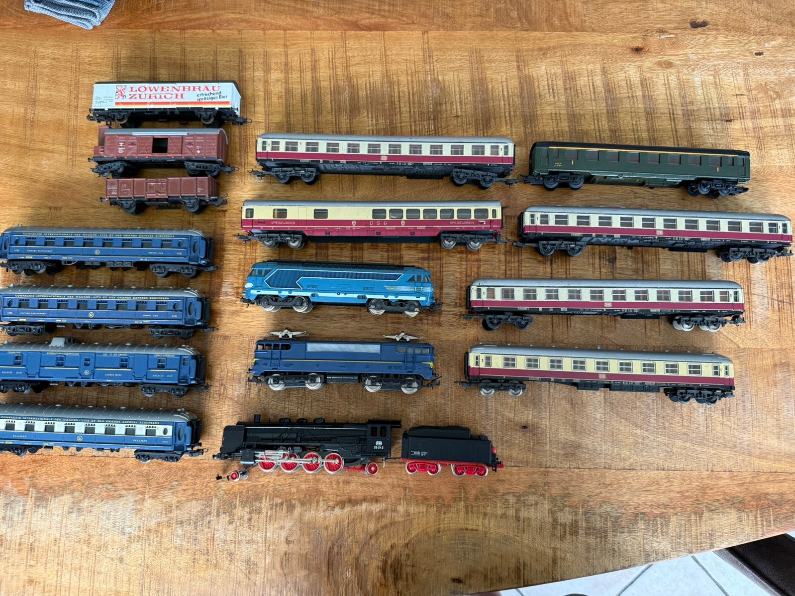 Grote set Lima locomotieven rijtuigen HO spoor, Hobby en Vrije tijd, Modeltreinen | H0, Treinset, Gelijkstroom, Ophalen of Verzenden