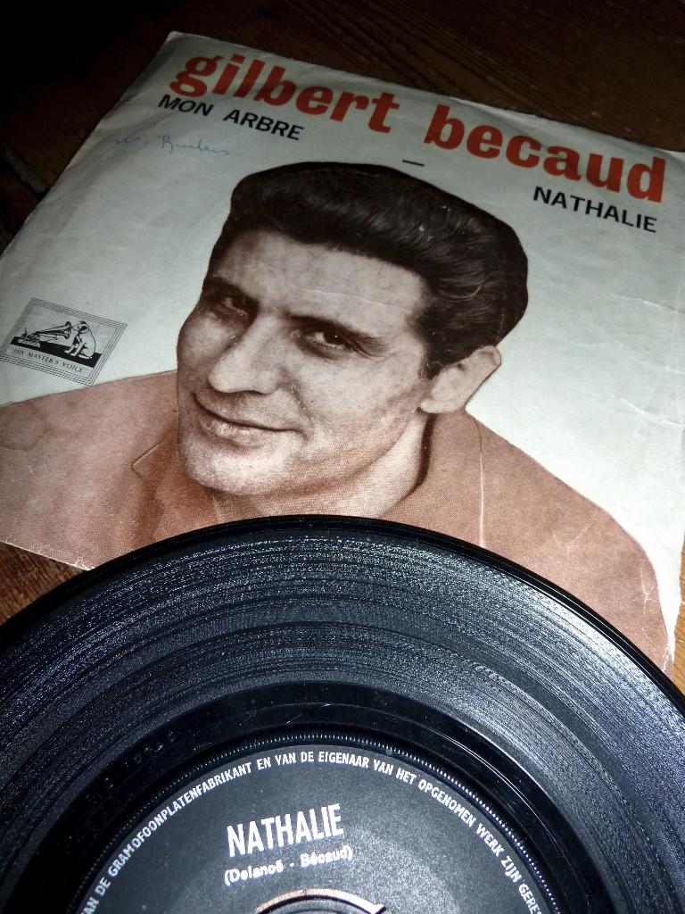 single GILBERT BECAUD MON ARBRE NATHALIE 1964, Cd's en Dvd's, Vinyl Singles, Ophalen of Verzenden, Gebruikt, Pop