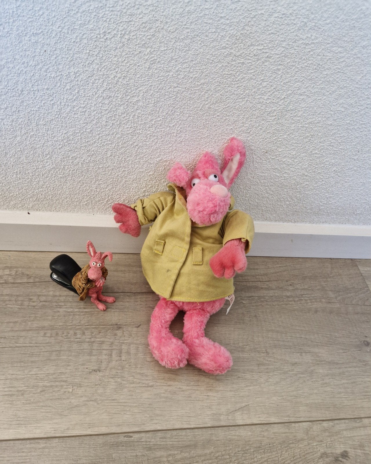 Ab normaal beeld konijn roze nietmachine knuffel plush, Ophalen of Verzenden, Zo goed als nieuw, Konijn