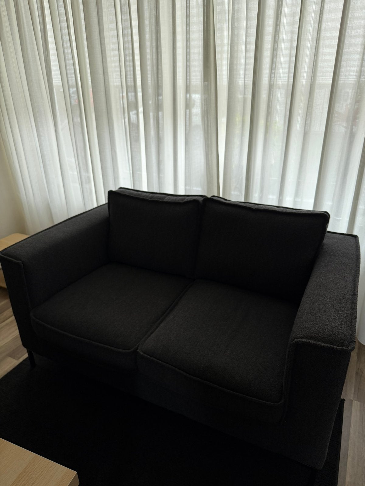 Zeer nette zwarte bank, Ophalen, 150 tot 200 cm, Tweepersoons, 75 tot 100 cm