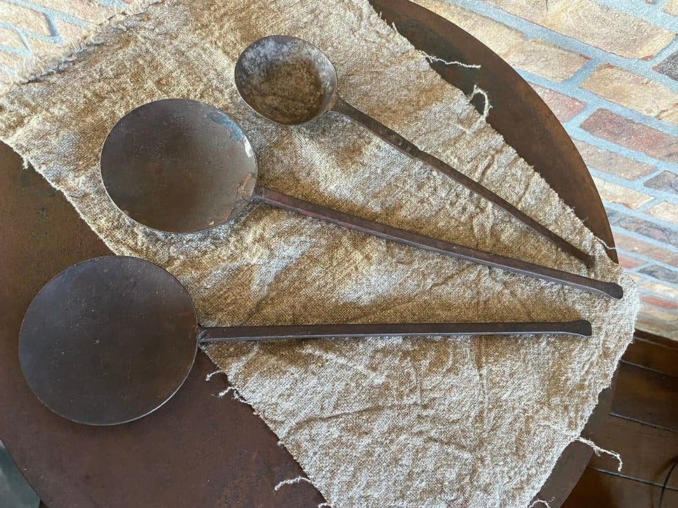 Brocante oude smeedijzeren (brood) lepels, Ophalen of Verzenden