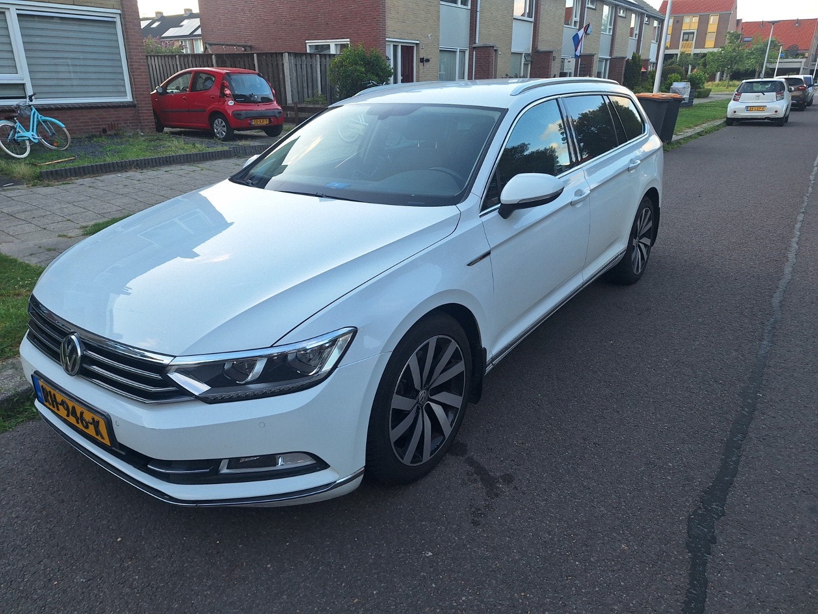 Volkswagen Passat 2.0 Bitdi 240PK BMT 4Motion 7-DSG 2017 Wit, Auto's, Volkswagen, Particulier, Passat, Diesel, G, Stationwagon
