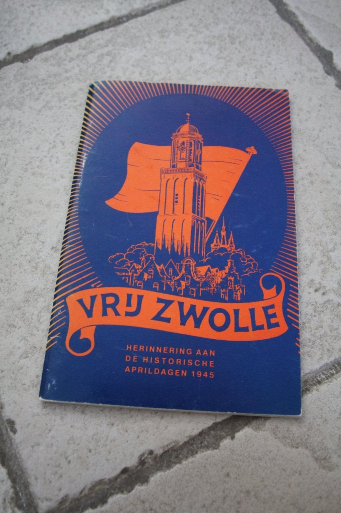 Vrij Zwolle - herinnering aan de historische aprildagen 1945, Ophalen of Verzenden, Tweede Wereldoorlog, Gelezen