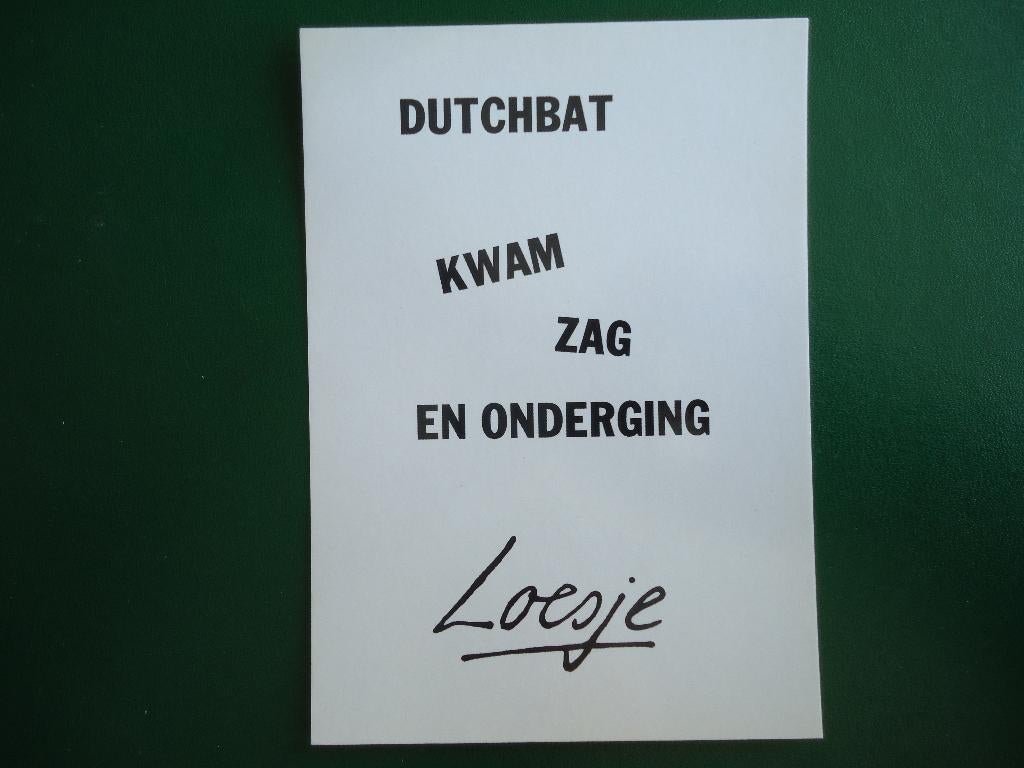 (726) Boomerangkaart: Dutchbat kwam zag en onderging LOESJE, Verzamelen, Verzenden, 1980 tot heden, Ongelopen, Overige thema's