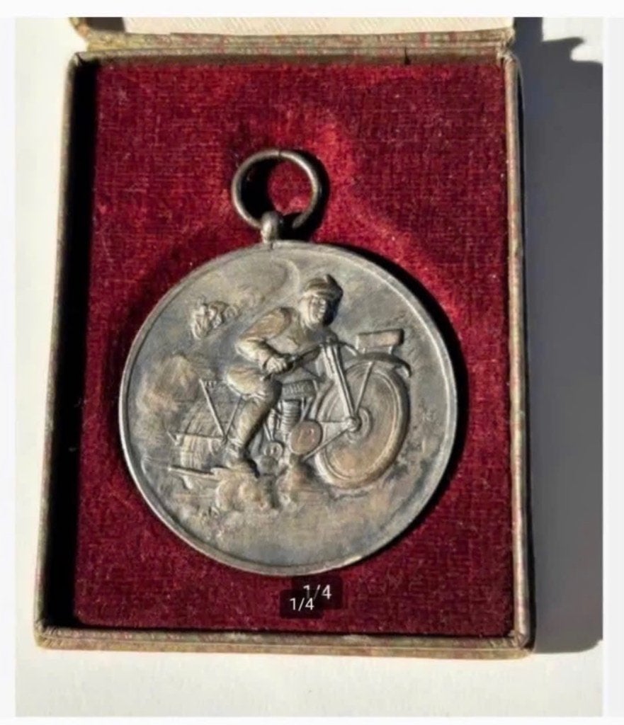 Antieke Medaille “Vossenjacht New Hudson” 10-5-1930, Postzegels en Munten, Penningen en Medailles, Ophalen of Verzenden, Overige materialen