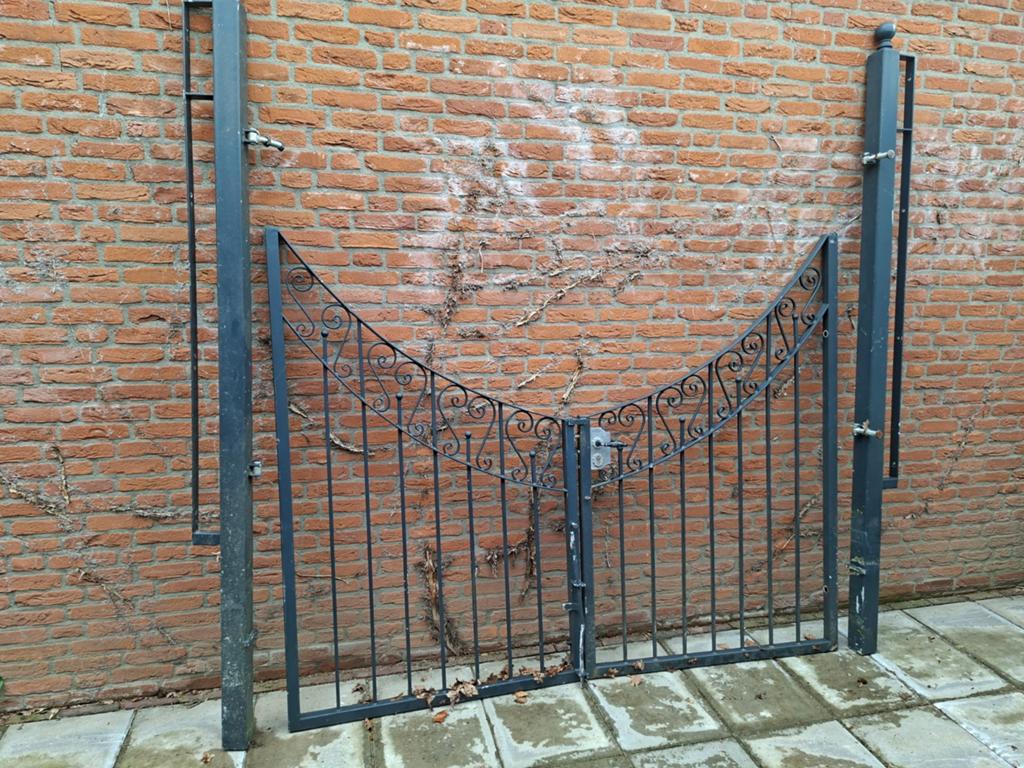 Metalen poort, Ophalen of Verzenden, Gebruikt, IJzer, Sierhekwerk