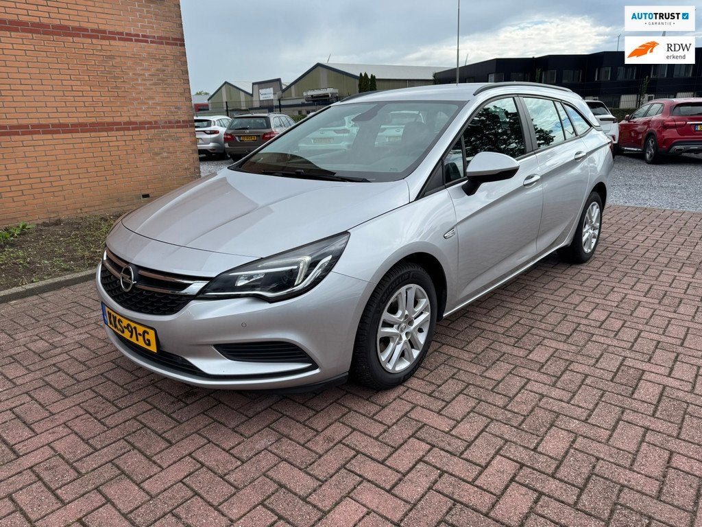 Opel ASTRA SPORTS TOURER 1.6 CDTI Business Executive Euro 6, Gebruikt, 4 cilinders, Origineel Nederlands, Diesel